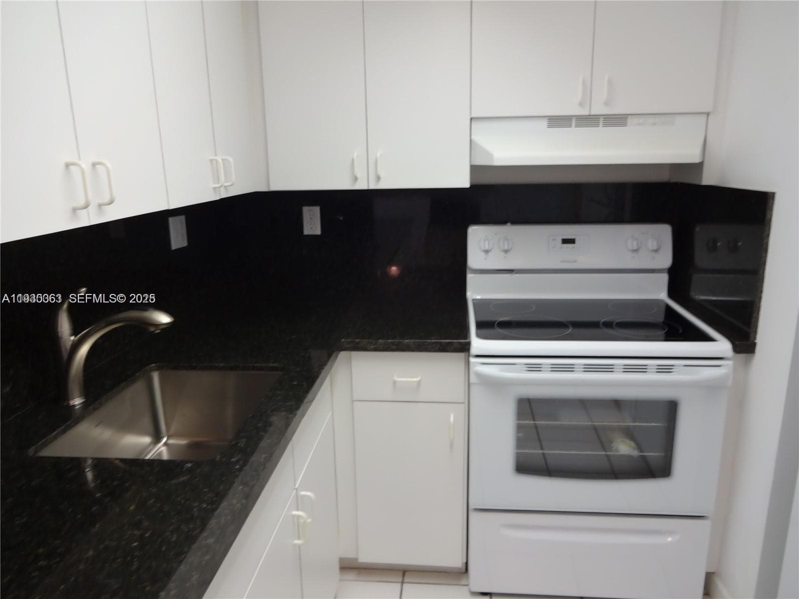 7832 Collins Ave # 403, Miami Beach FL 33141 — 7