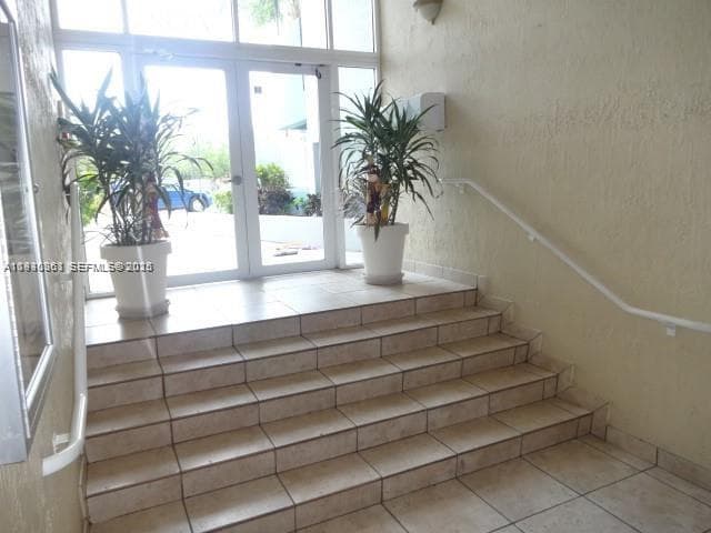 7832 Collins Ave # 403, Miami Beach FL 33141 — 3