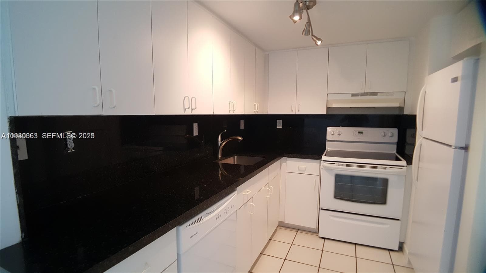 7832 Collins Ave # 403, Miami Beach FL 33141 — 5