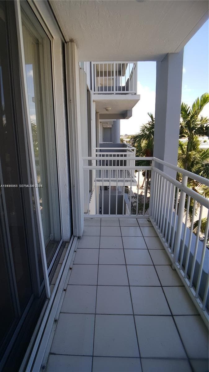 7832 Collins Ave # 403, Miami Beach FL 33141 — 20