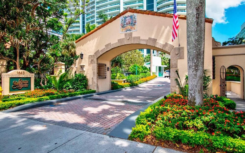 1643 Brickell Ave, Miami FL 33129 — 64