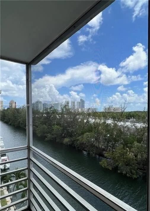 3660 NE 166th St # 506, North Miami Beach FL 33160 — 5