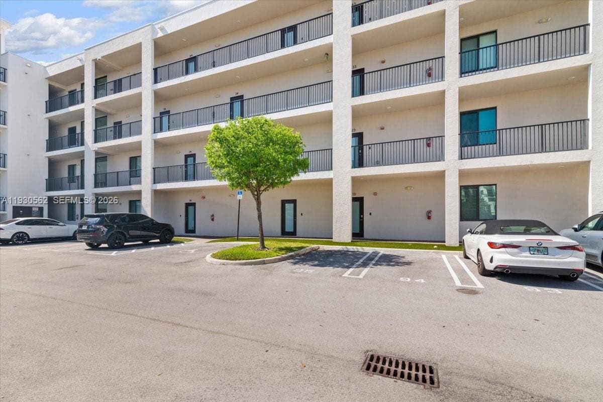 4636 NW 84th Ave # 13, Doral FL 33166 — 62