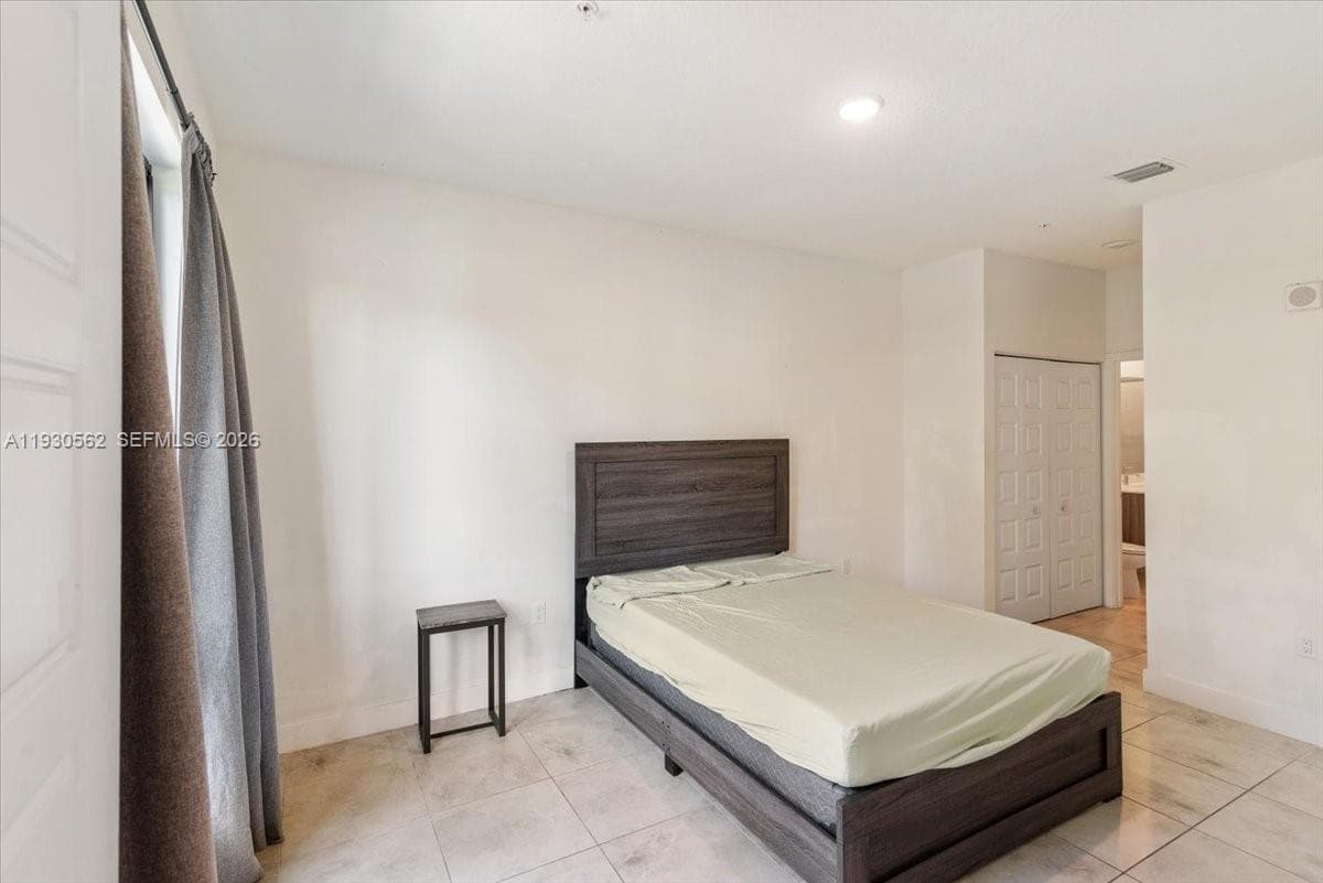 4636 NW 84th Ave # 13, Doral FL 33166 — 13