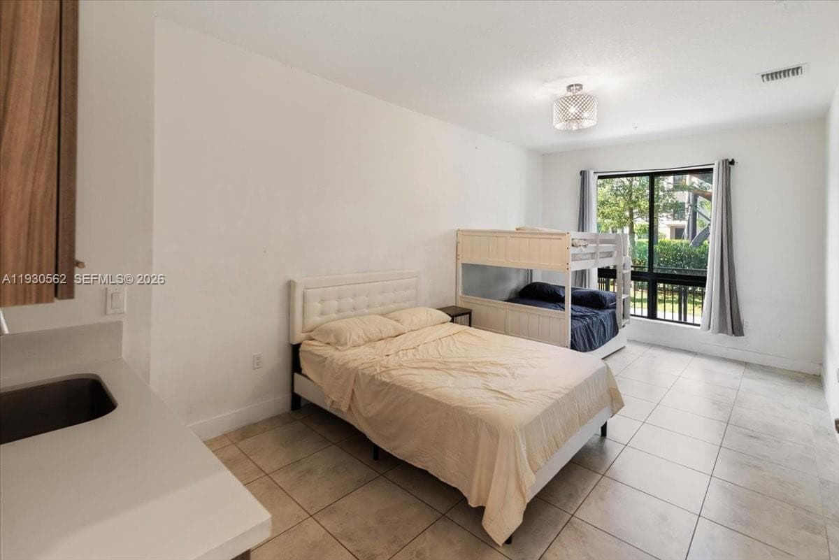 4636 NW 84th Ave # 13, Doral FL 33166 — 17