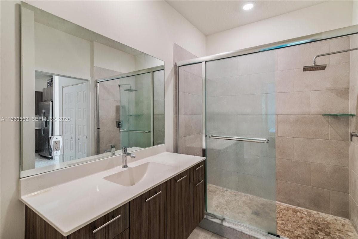 4636 NW 84th Ave # 13, Doral FL 33166 — 16