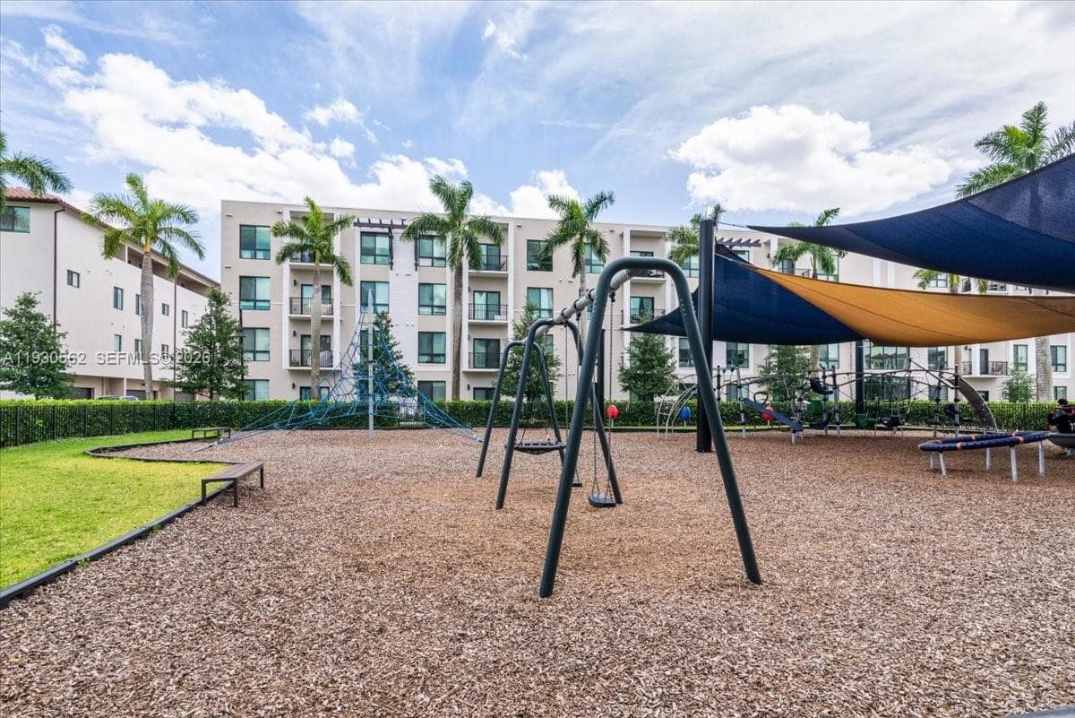4636 NW 84th Ave # 13, Doral FL 33166 — 36
