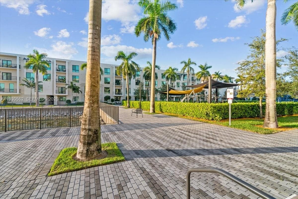 4636 NW 84th Ave # 13, Doral FL 33166 — 33
