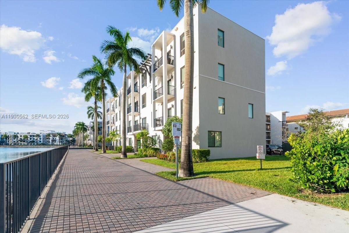 4636 NW 84th Ave # 13, Doral FL 33166 — 35