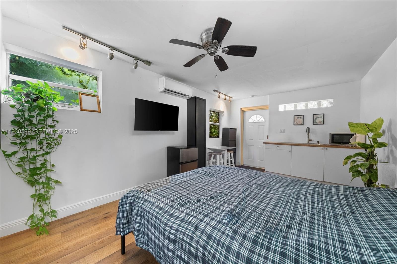 555 NE 73rd St, Miami FL 33138 — 29