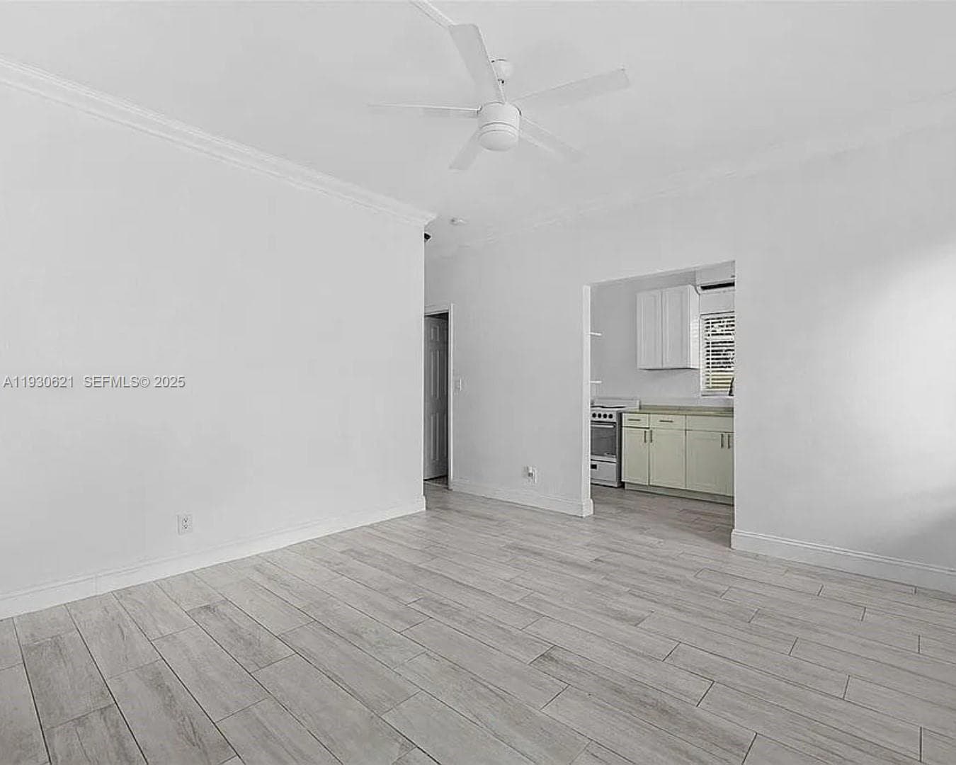 2822 Pine Tree Dr, Miami Beach FL 33140 — 12