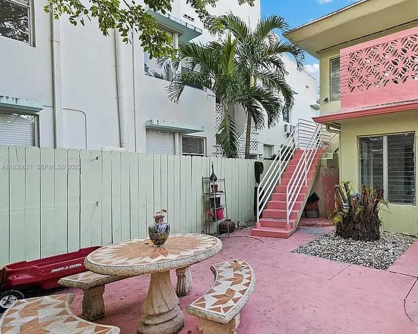 2822 Pine Tree Dr, Miami Beach FL 33140 — 7