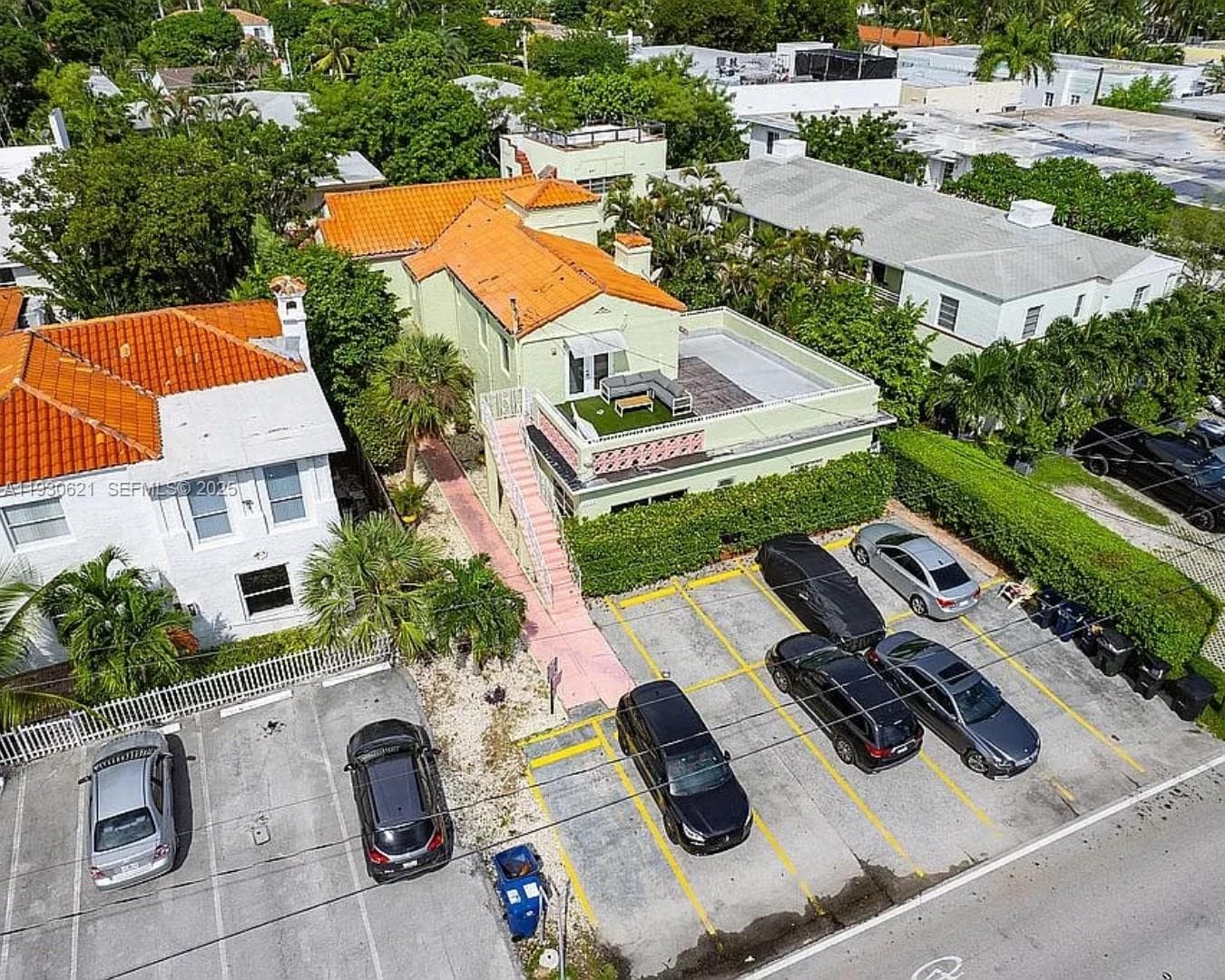 2822 Pine Tree Dr, Miami Beach FL 33140 — 1