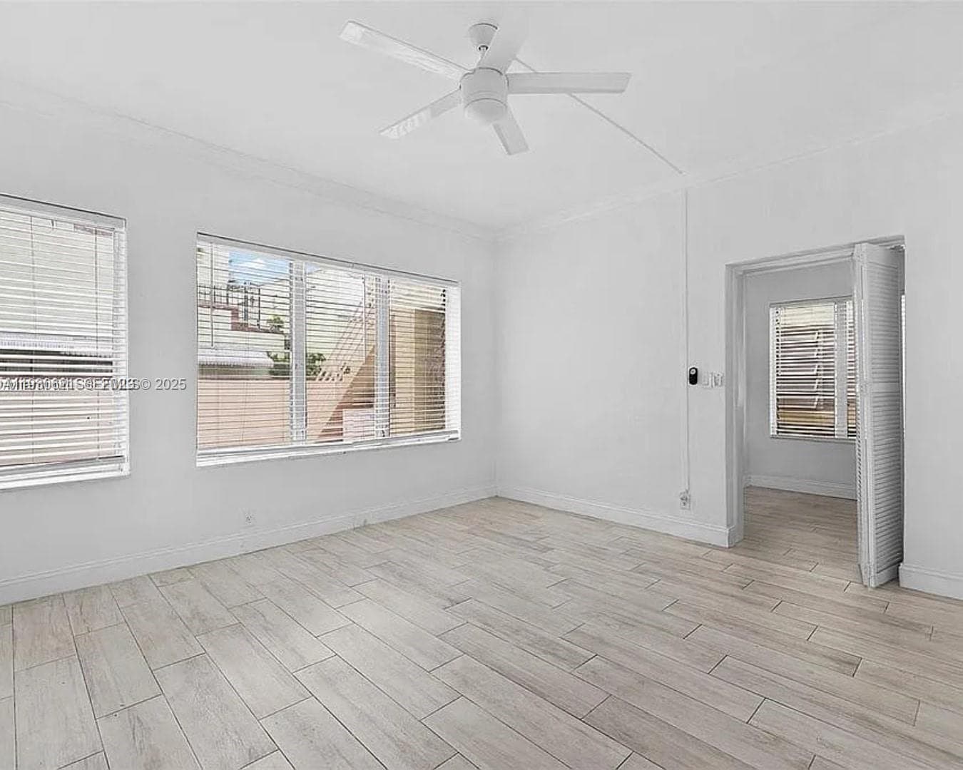 2822 Pine Tree Dr, Miami Beach FL 33140 — 9