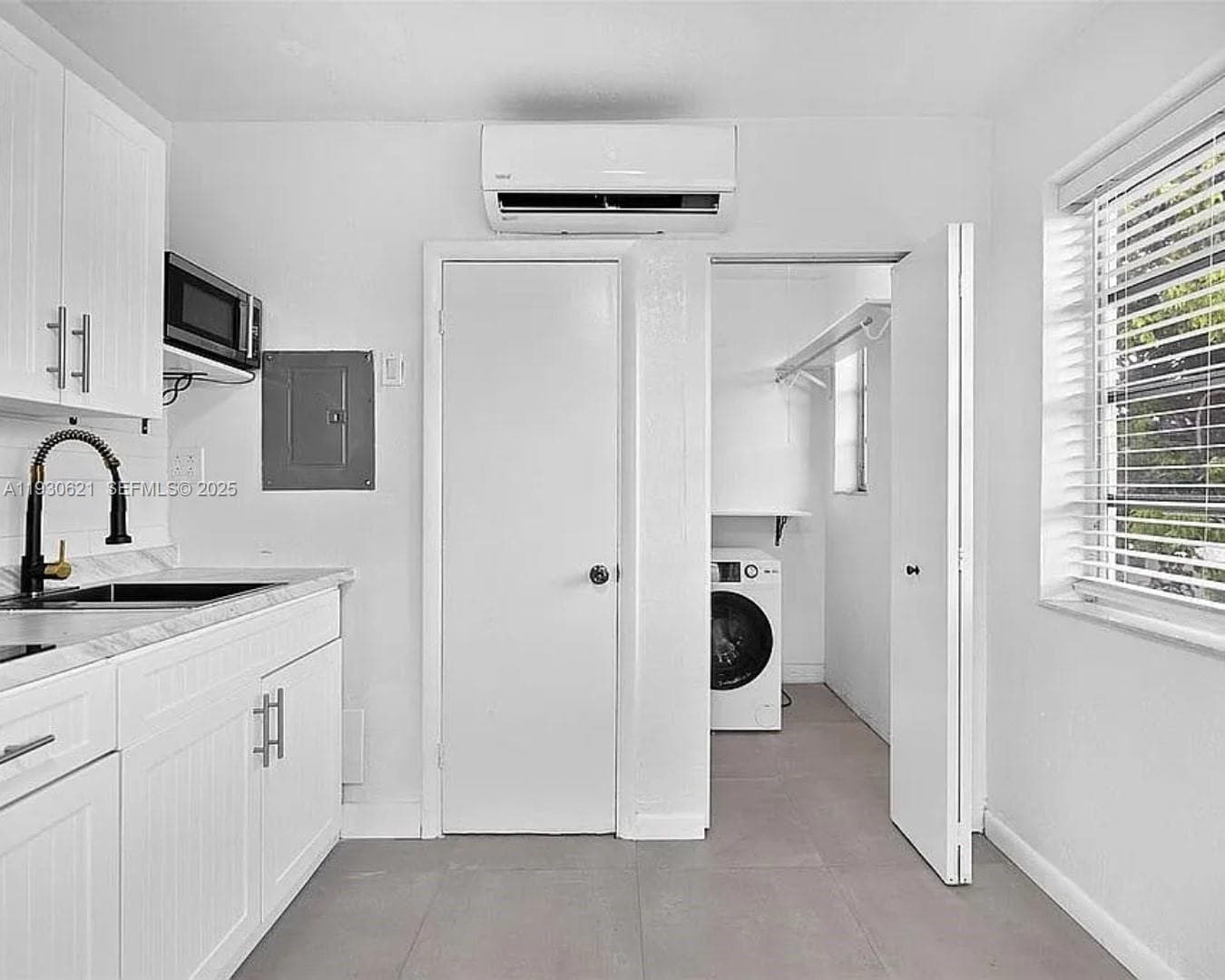 2822 Pine Tree Dr, Miami Beach FL 33140 — 18
