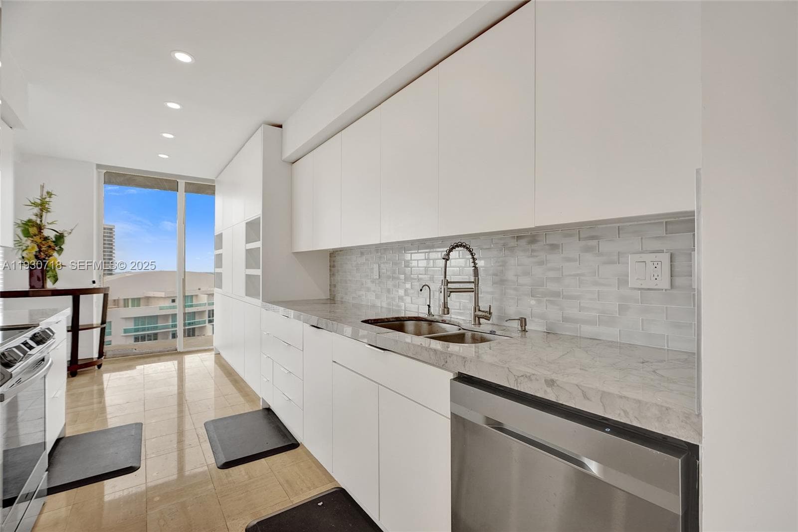 19355 Turnberry Way # 26E, Aventura FL 33180 — 19