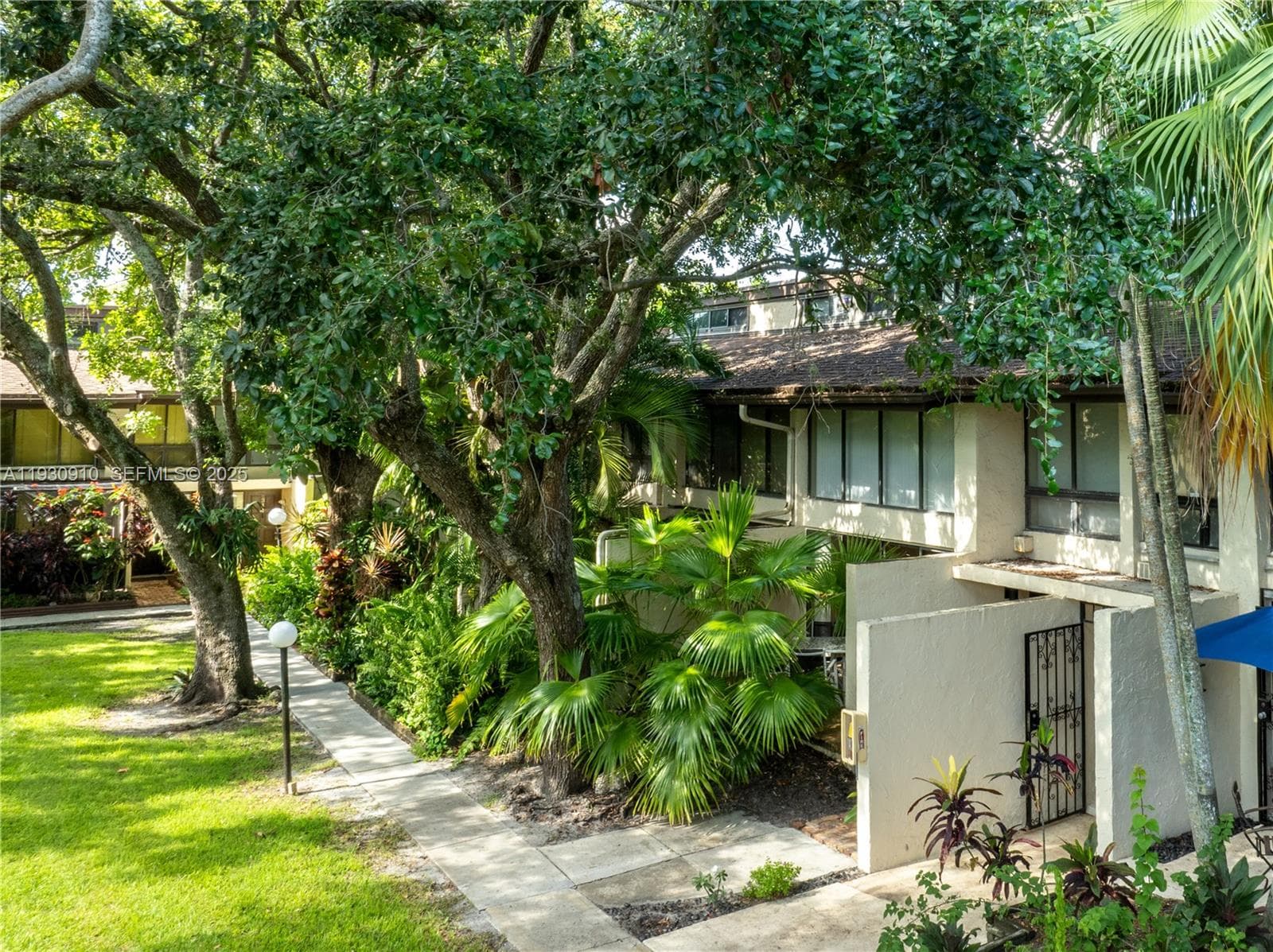 19212 NE 25th Ave # 283D, Miami FL 33180 — 55