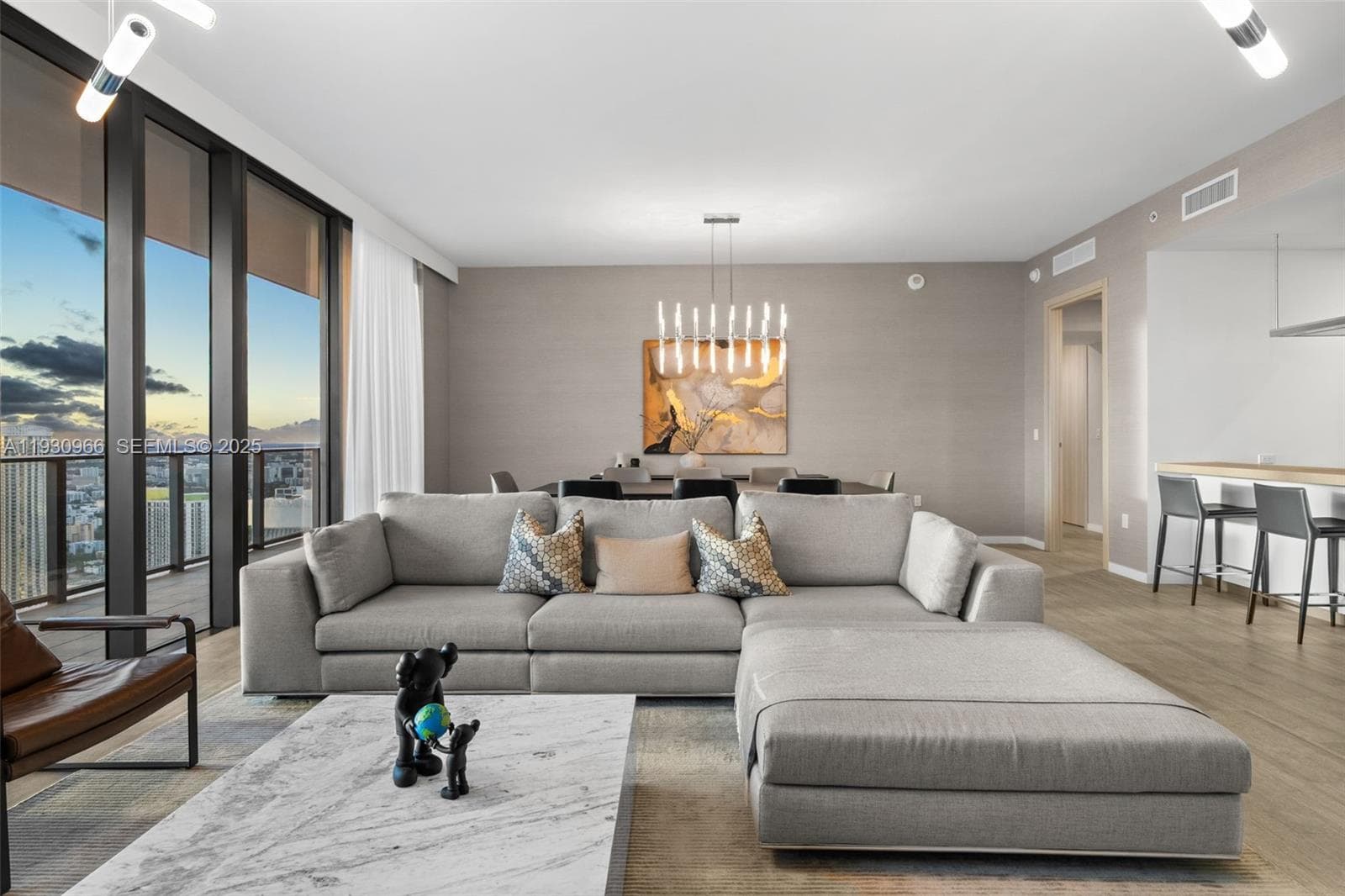 1000 Brickell Plz, Miami FL 33131 — 27