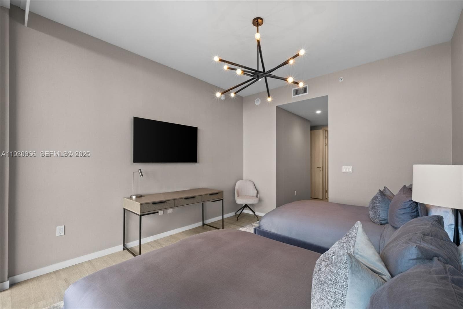 1000 Brickell Plz, Miami FL 33131 — 56