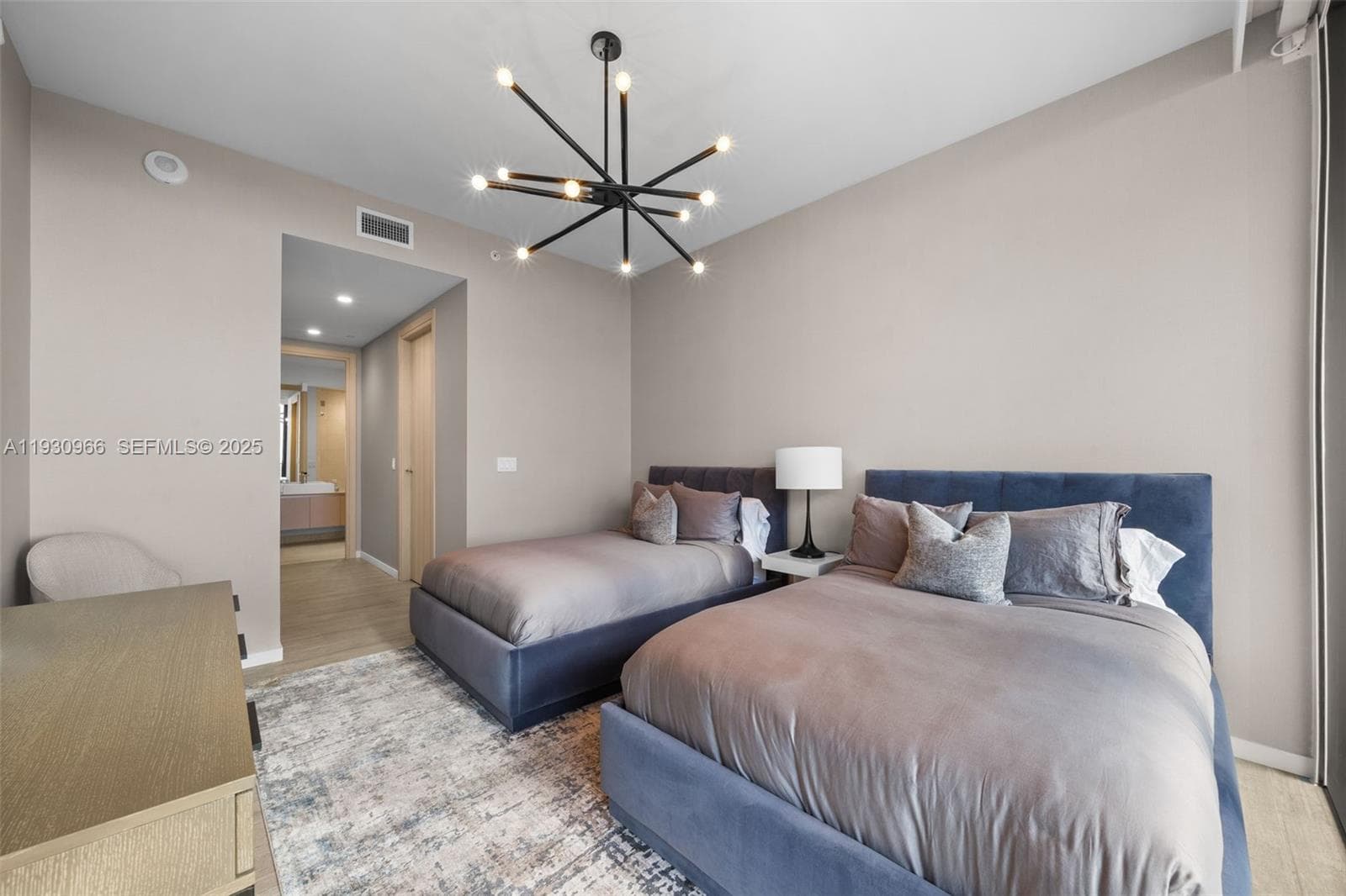 1000 Brickell Plz, Miami FL 33131 — 13