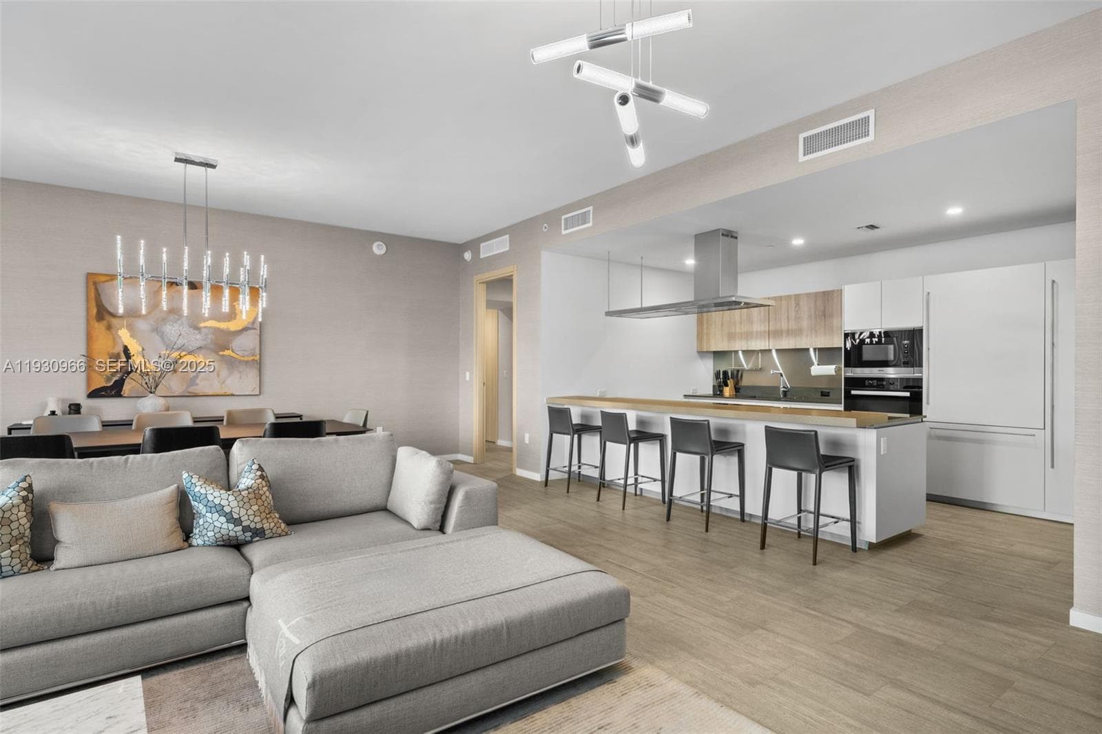 1000 Brickell Plz, Miami FL 33131 — 61