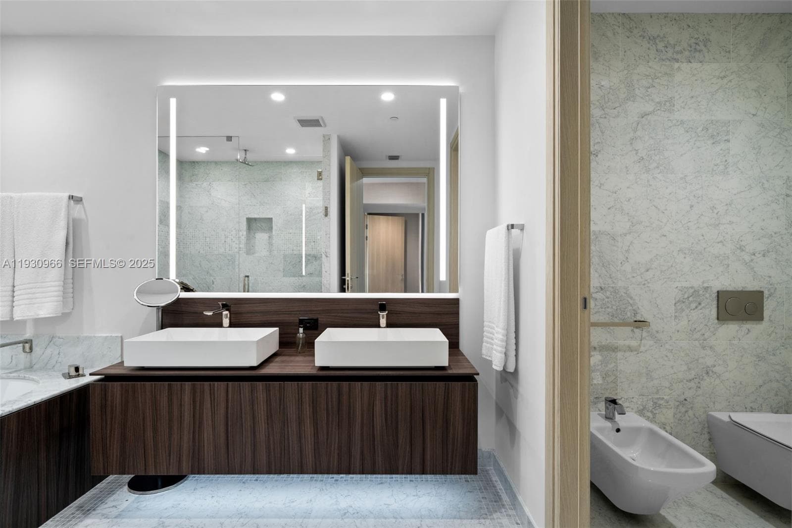 1000 Brickell Plz, Miami FL 33131 — 10
