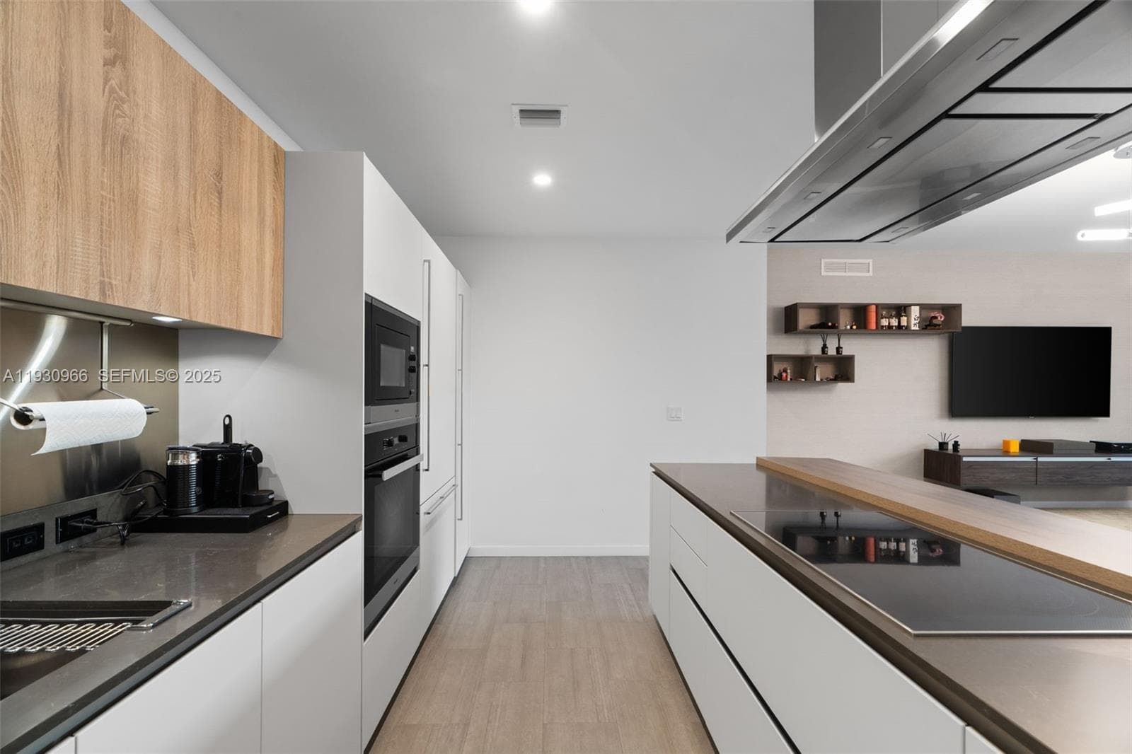 1000 Brickell Plz, Miami FL 33131 — 55