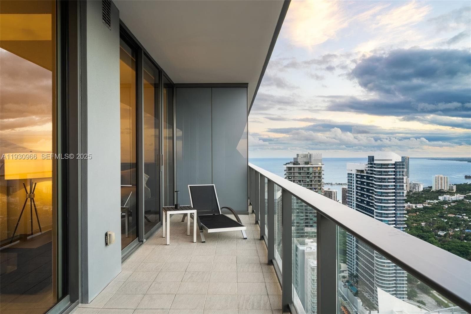 1000 Brickell Plz, Miami FL 33131 — 37