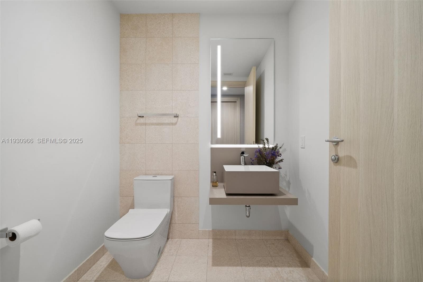 1000 Brickell Plz, Miami FL 33131 — 48