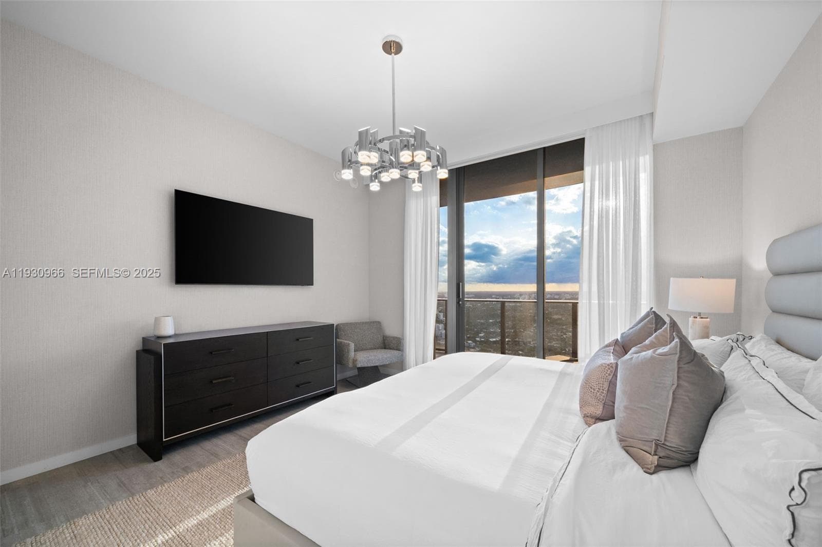 1000 Brickell Plz, Miami FL 33131 — 44