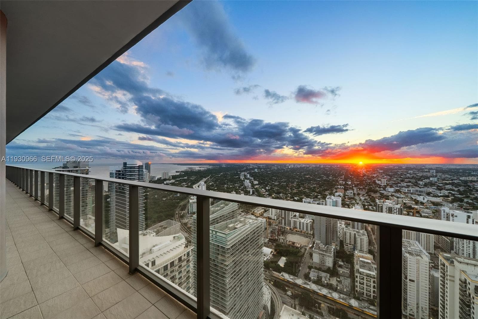1000 Brickell Plz, Miami FL 33131 — 39