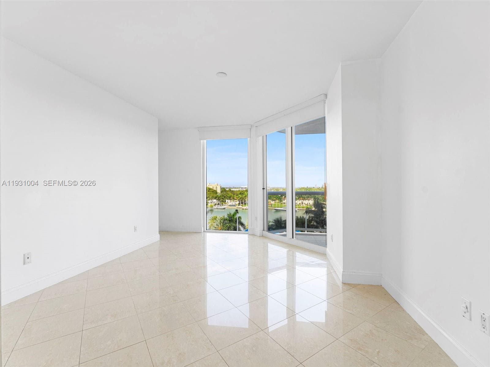 Blue Diamond Condo, Miami Beach, FL — 17