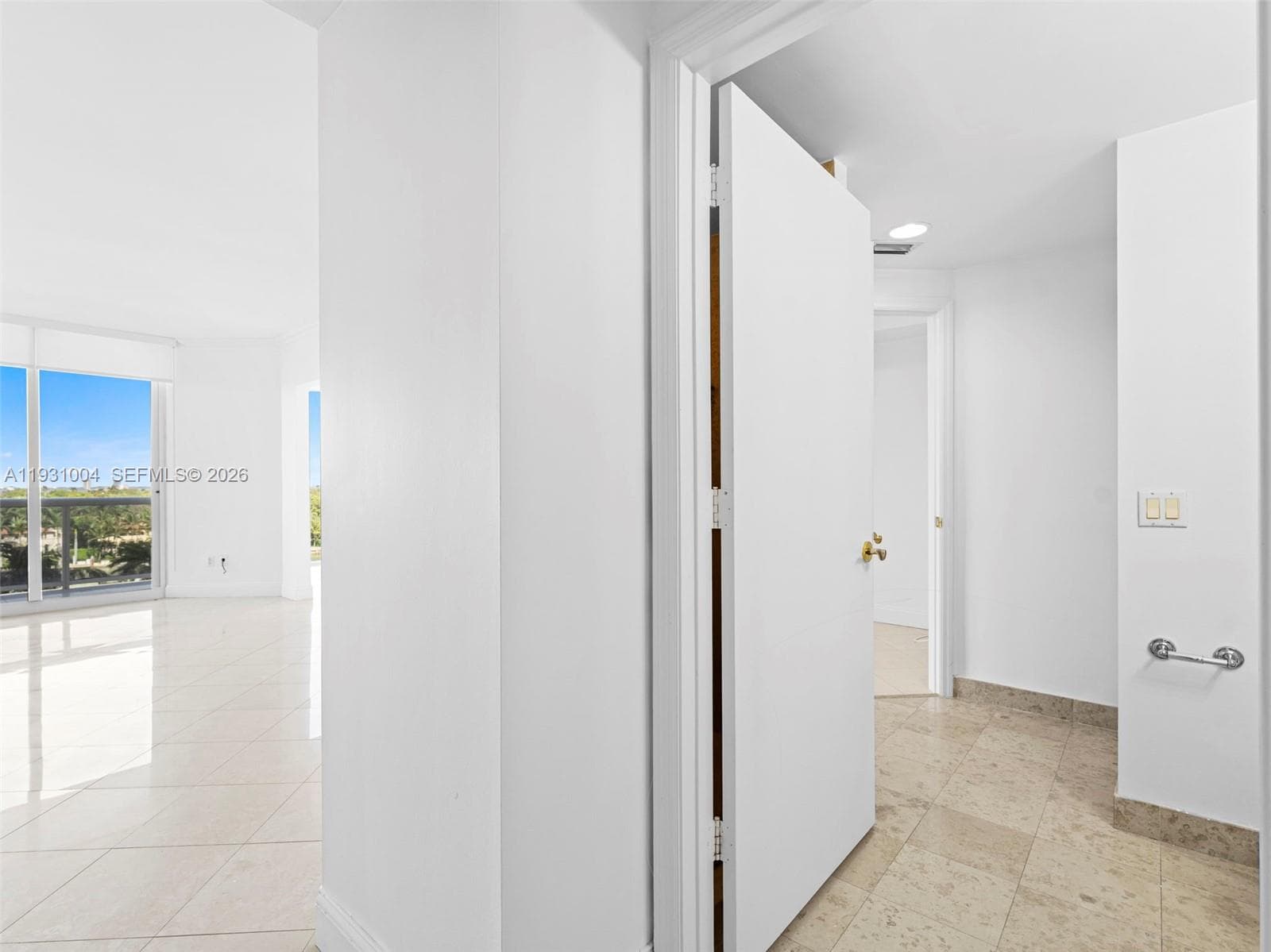 Blue Diamond Condo, Miami Beach, FL — 12