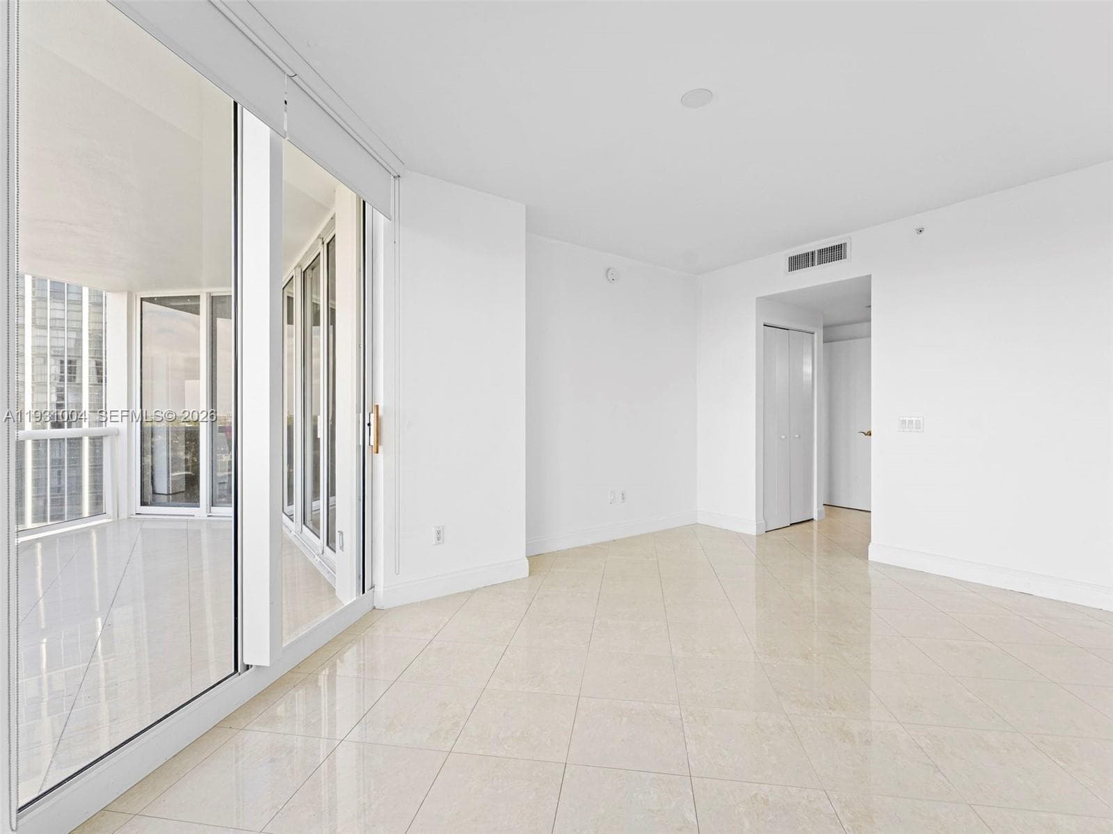 Blue Diamond Condo, Miami Beach, FL — 20