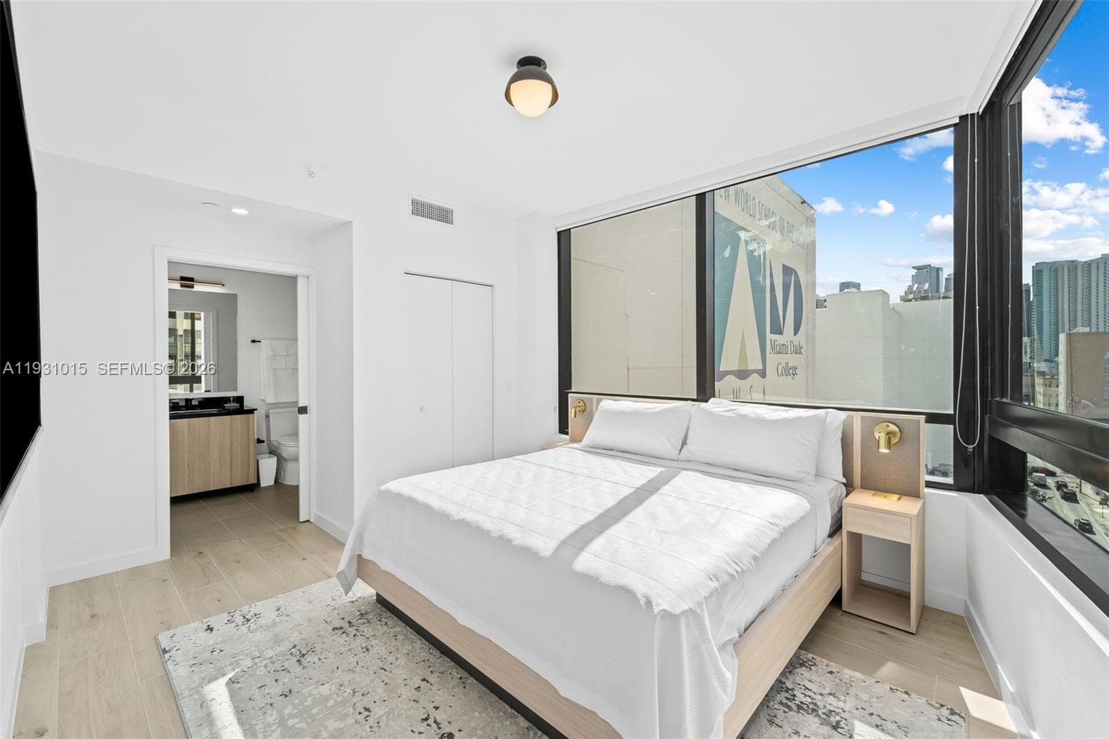 225 N Miami Avenue # 912, Miami FL 33128 — 2