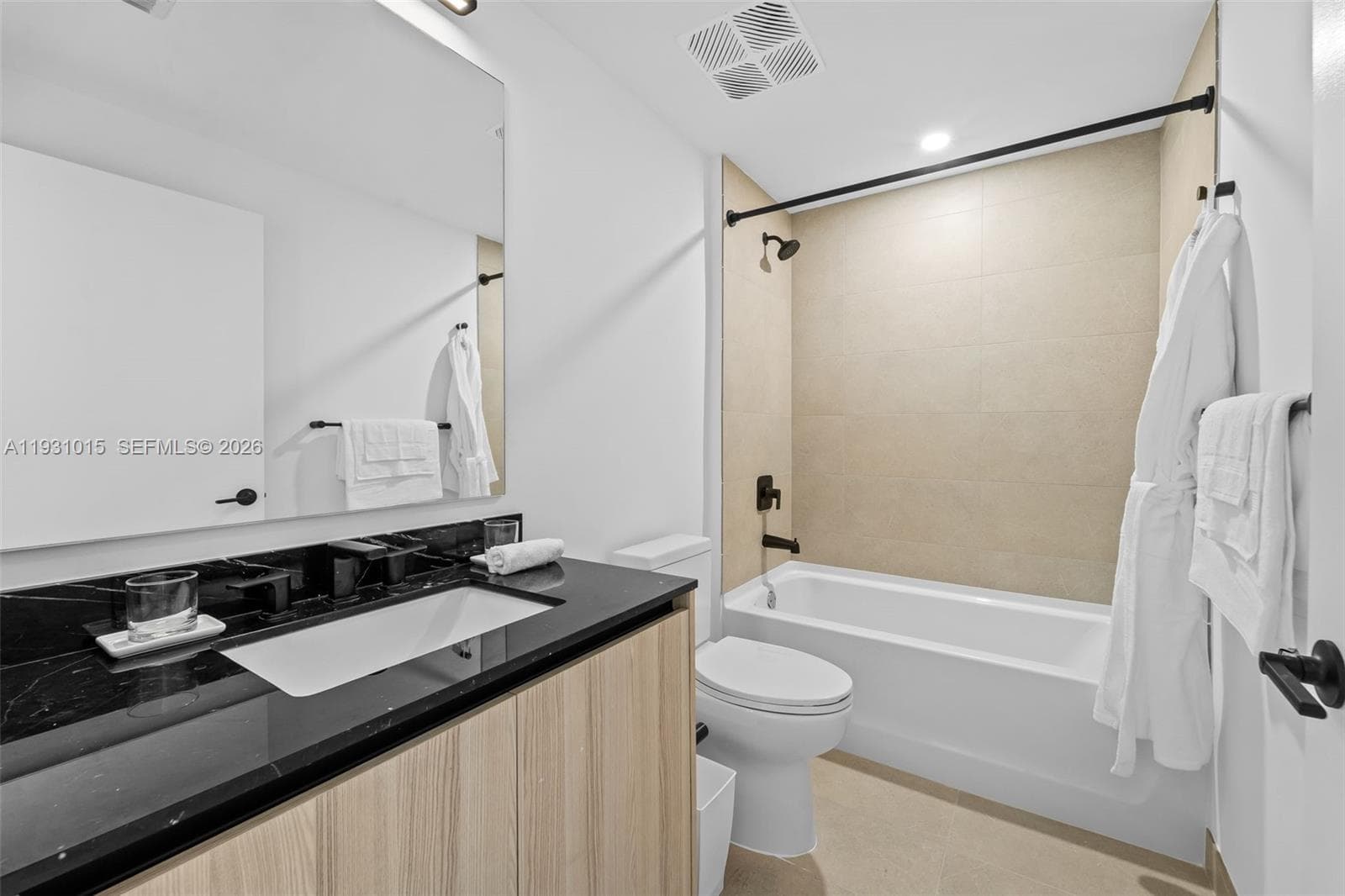 225 N Miami Avenue # 912, Miami FL 33128 — 12