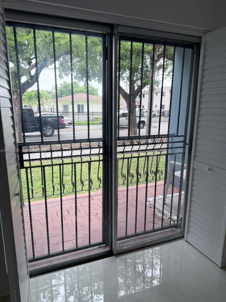 160 SW 30th Ave # 104A, Miami FL 33135 — 29