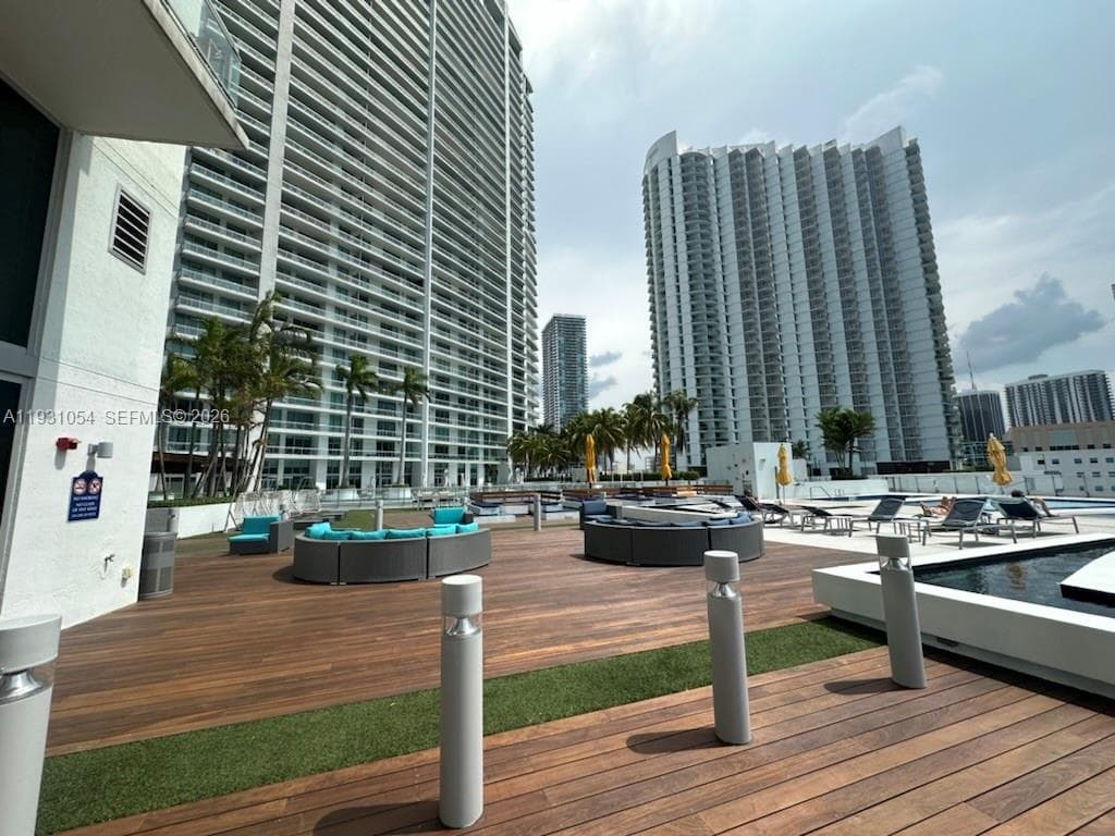 92 SW 3rd St # 1408, Miami FL 33130 — 14