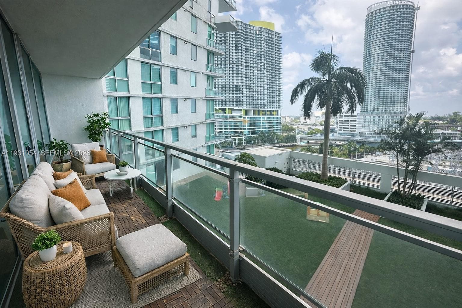 92 SW 3rd St # 1408, Miami FL 33130 — 4