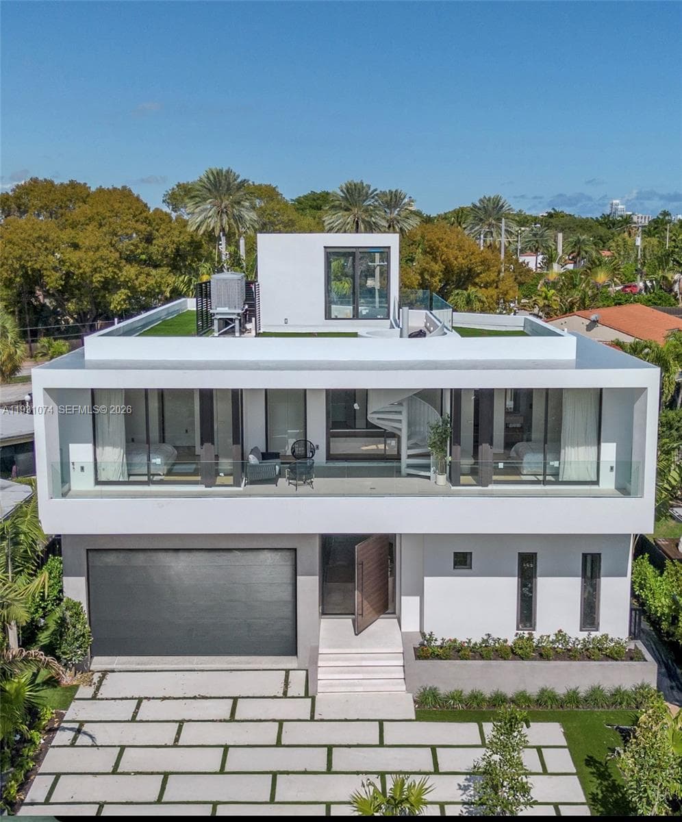 1045 W 47th Ct, Miami Beach FL 33140 — 64