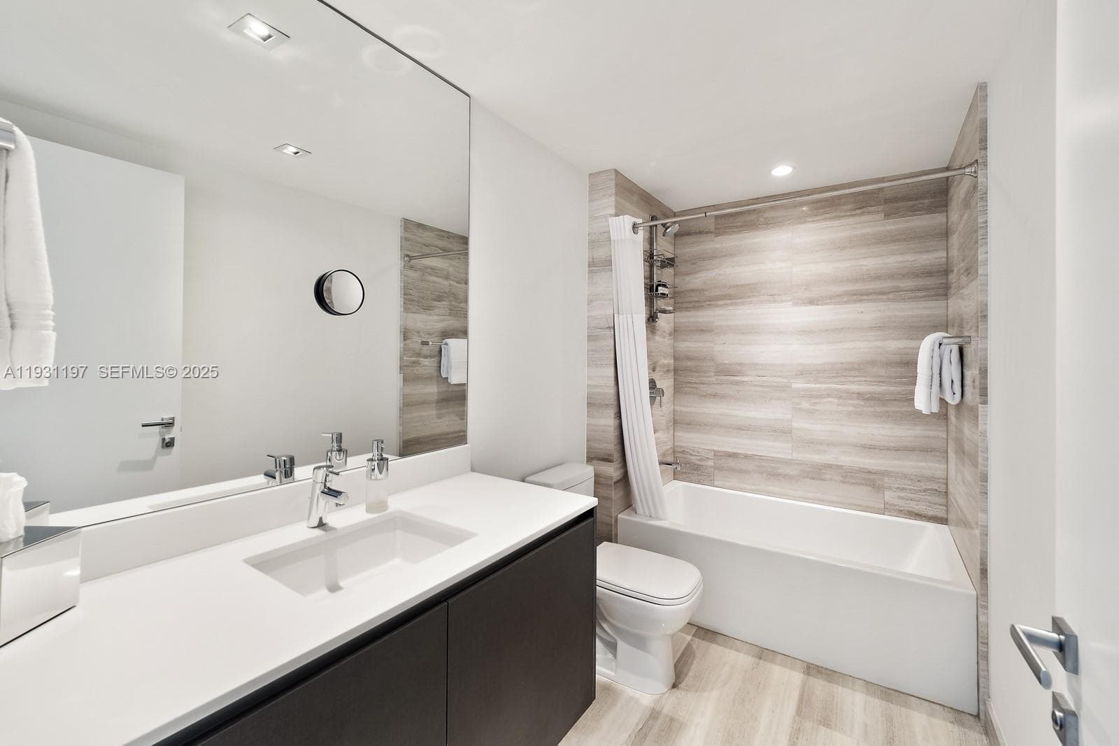 1451 Brickell Ave # 2405, Miami FL 33131 — 14