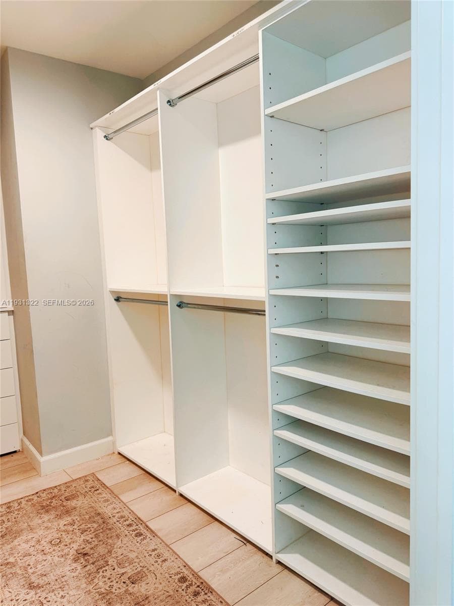 851 NE 1st Ave # 2212, Miami FL 33132 — 23