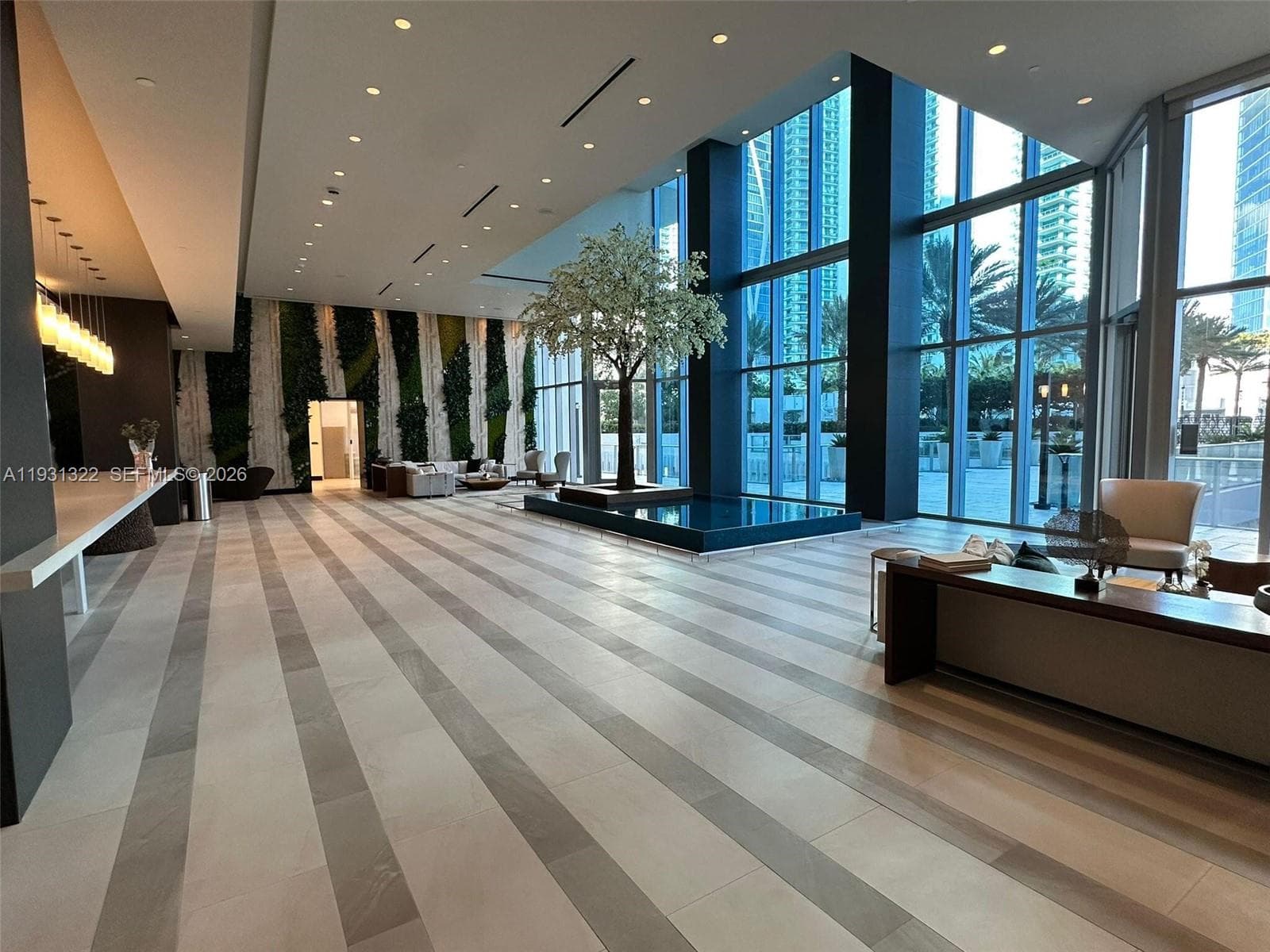 851 NE 1st Ave # 2212, Miami FL 33132 — 36