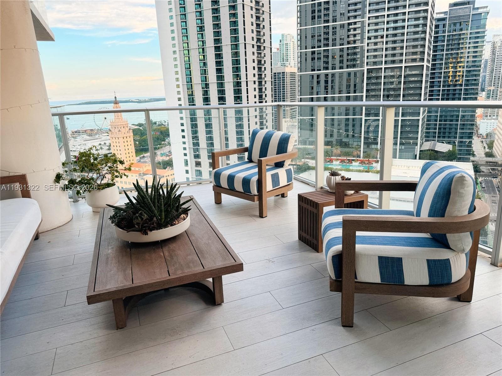 851 NE 1st Ave # 2212, Miami FL 33132 — 9