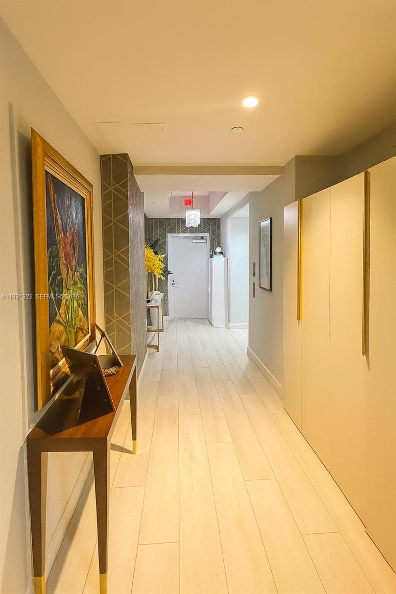 851 NE 1st Ave # 2212, Miami FL 33132 — 10