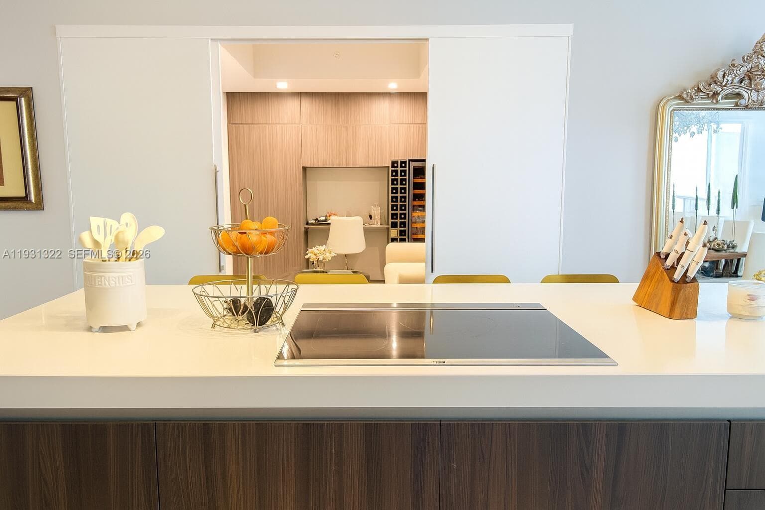 851 NE 1st Ave # 2212, Miami FL 33132 — 14