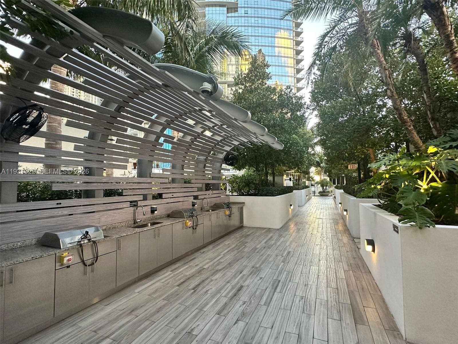851 NE 1st Ave # 2212, Miami FL 33132 — 41