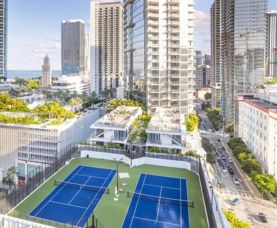 851 NE 1st Ave # 2212, Miami FL 33132 — 51