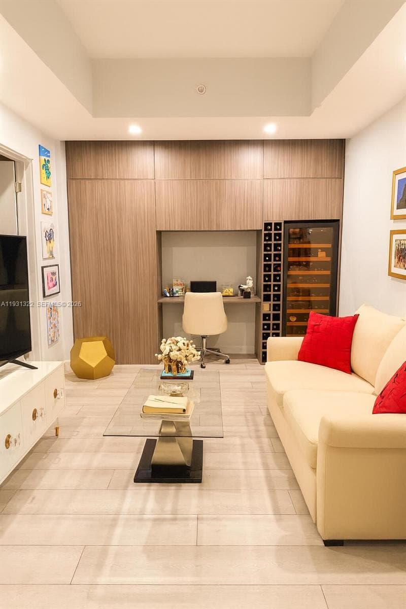 851 NE 1st Ave # 2212, Miami FL 33132 — 15