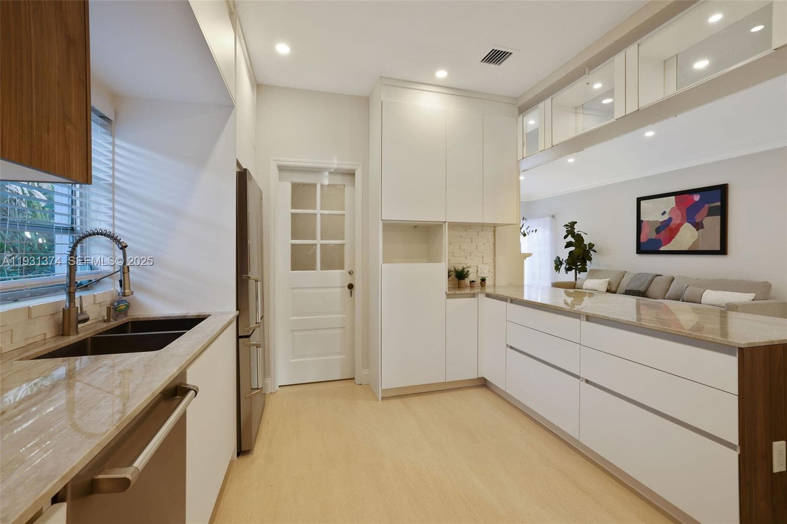 3760 Royal Palm Ave, Miami Beach FL 33140 — 10